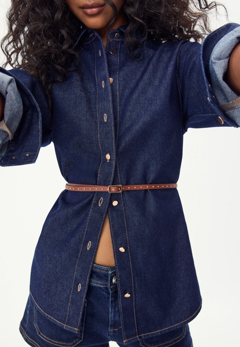 Джинсовая рубашка с поясом