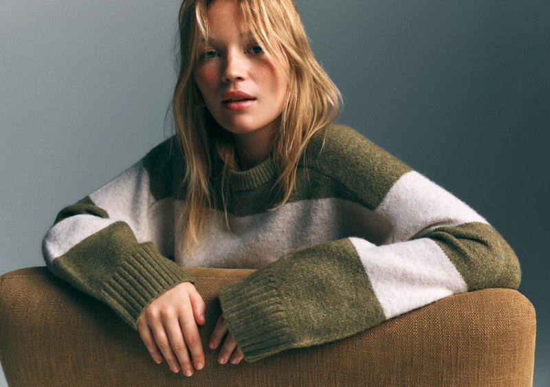 Базовый свитер из мягкого трикотажа