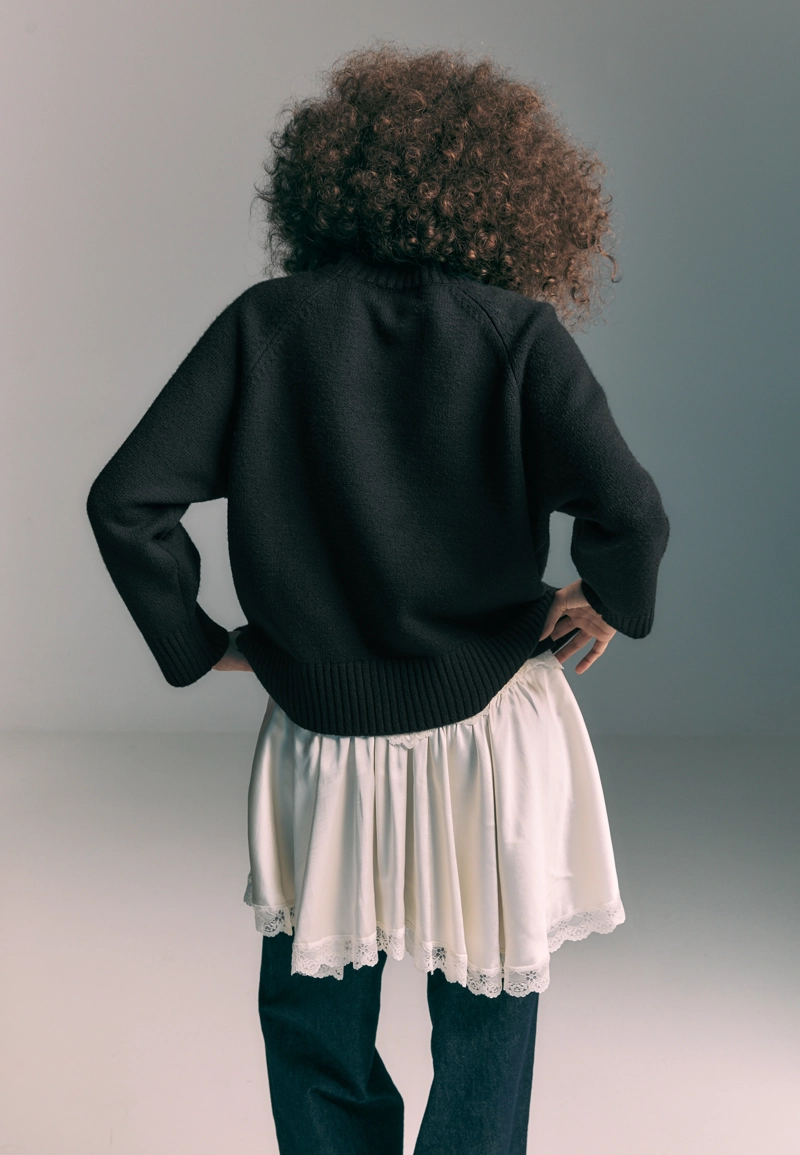 Свитер с высоким воротником