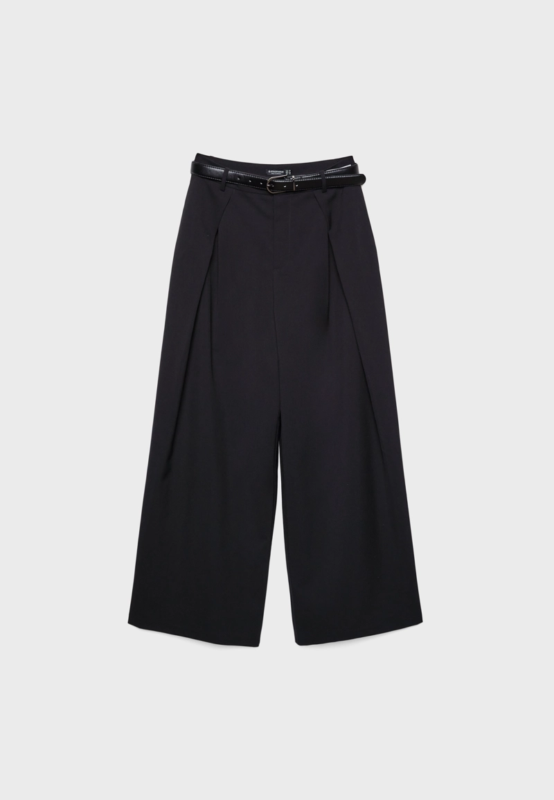 Брюки с большими защипами и ремнем