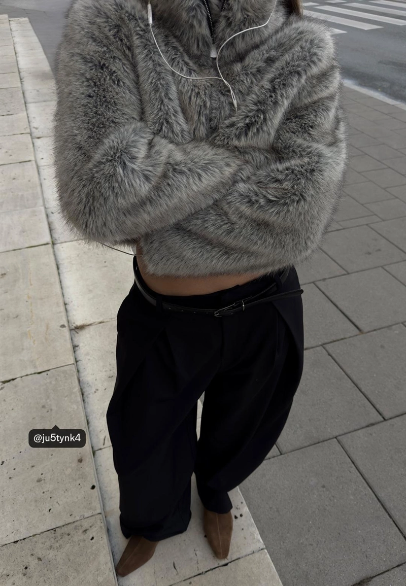 Брюки с большими защипами и ремнем