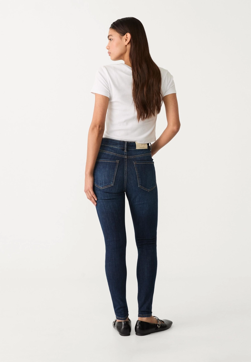 Джинсы скинни D07 с классической посадкой