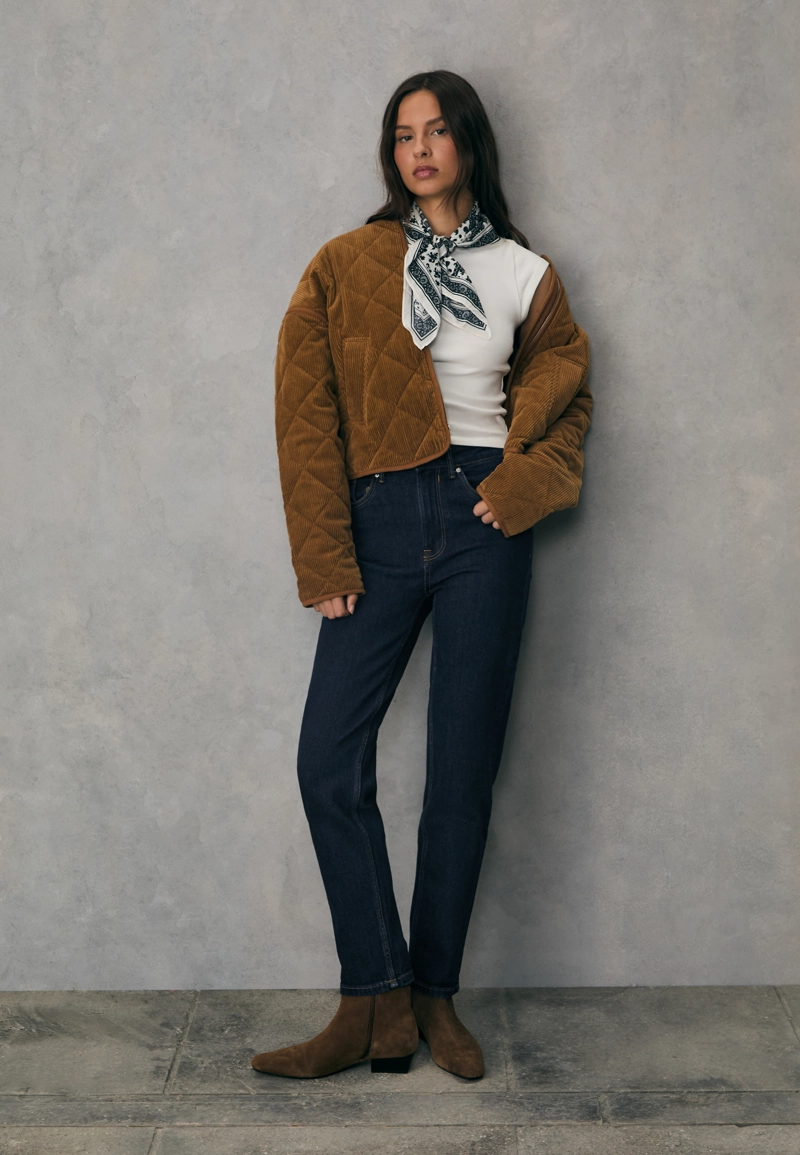 D10 Джинсы mom зауженного кроя