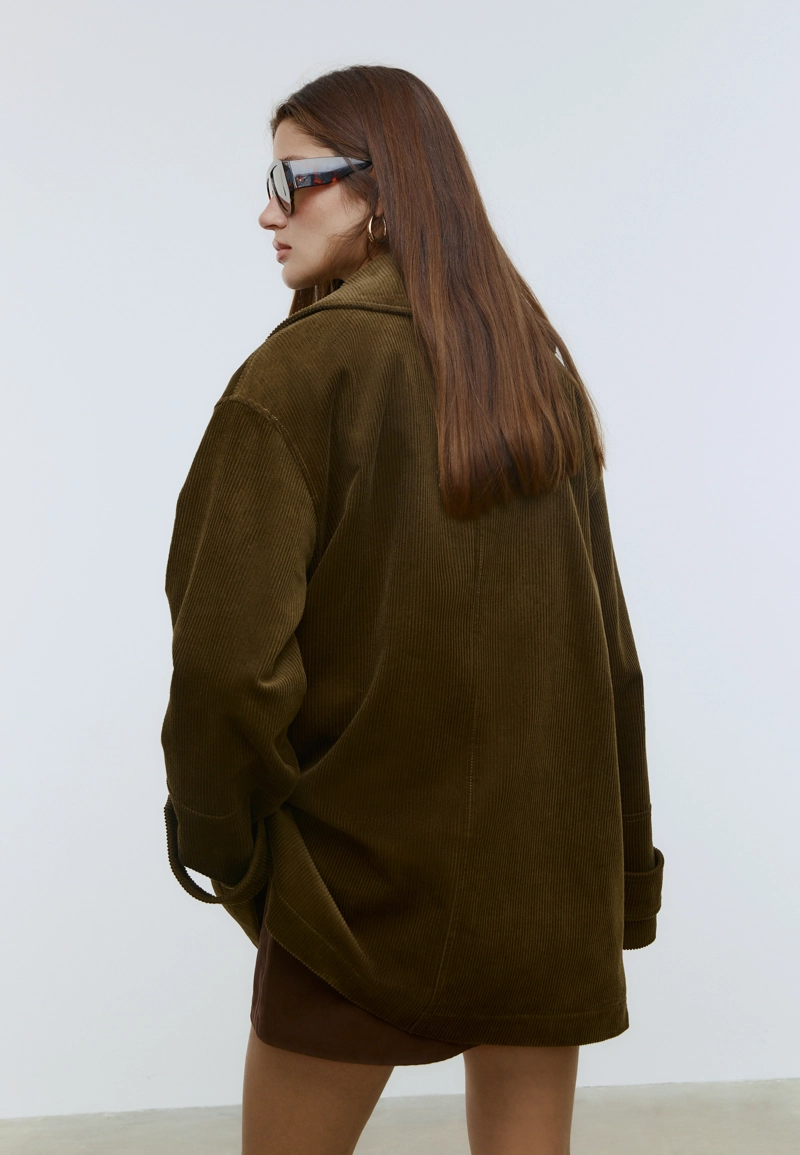 Пальто стандартного кроя из вельвета