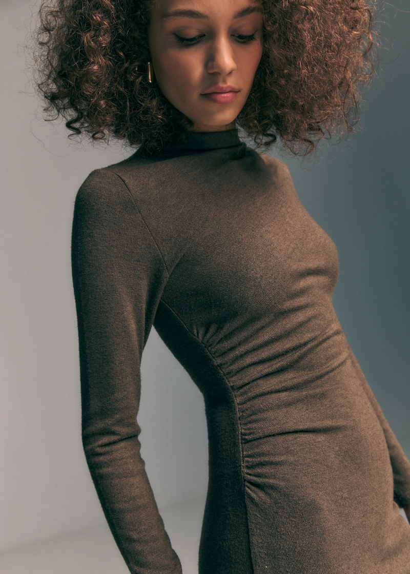 Трикотажное платье миди