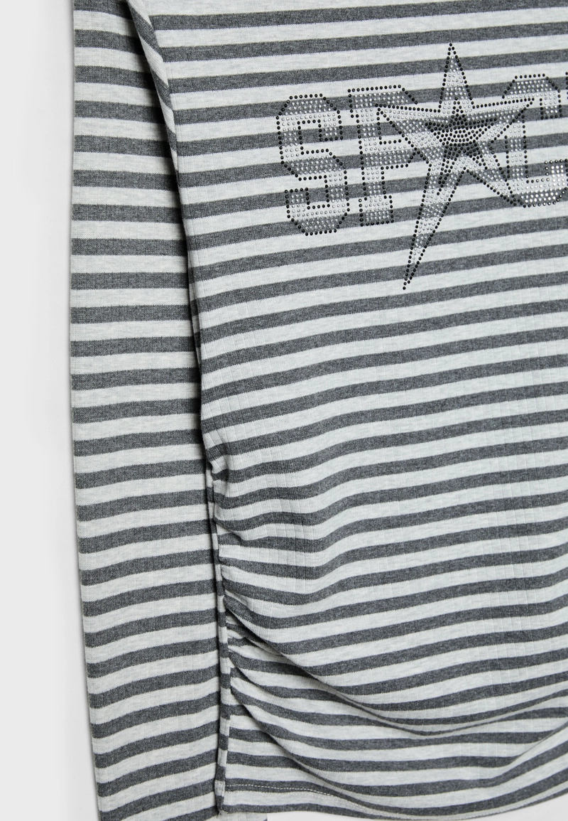 Футболка асимметричного кроя