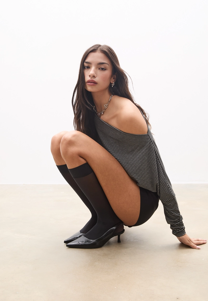 Асимметричная футболка из модала в полоску