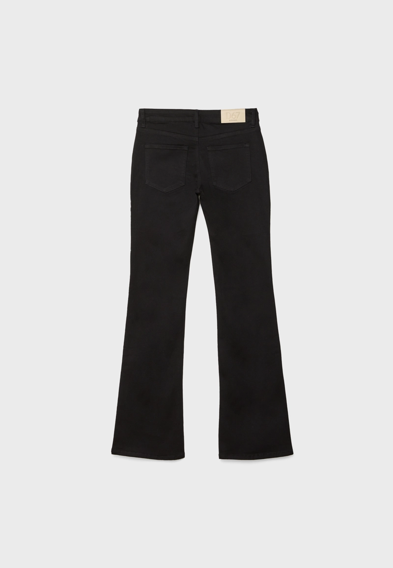Джинсы D67 зауженные bootcut