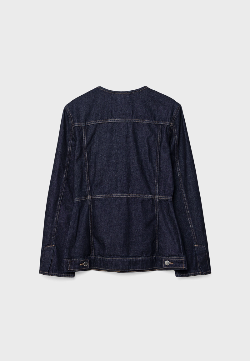 Приталенная джинсовая куртка