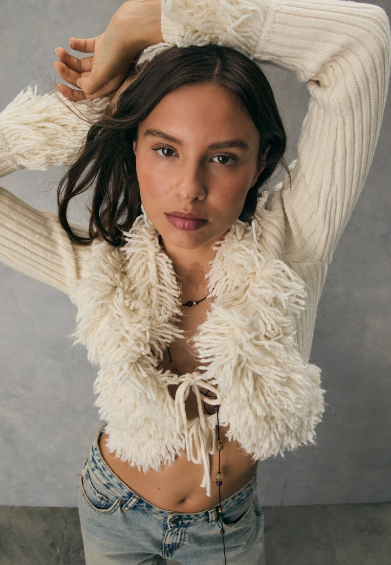 Вязаный жакет с искусственным мехом и завязками