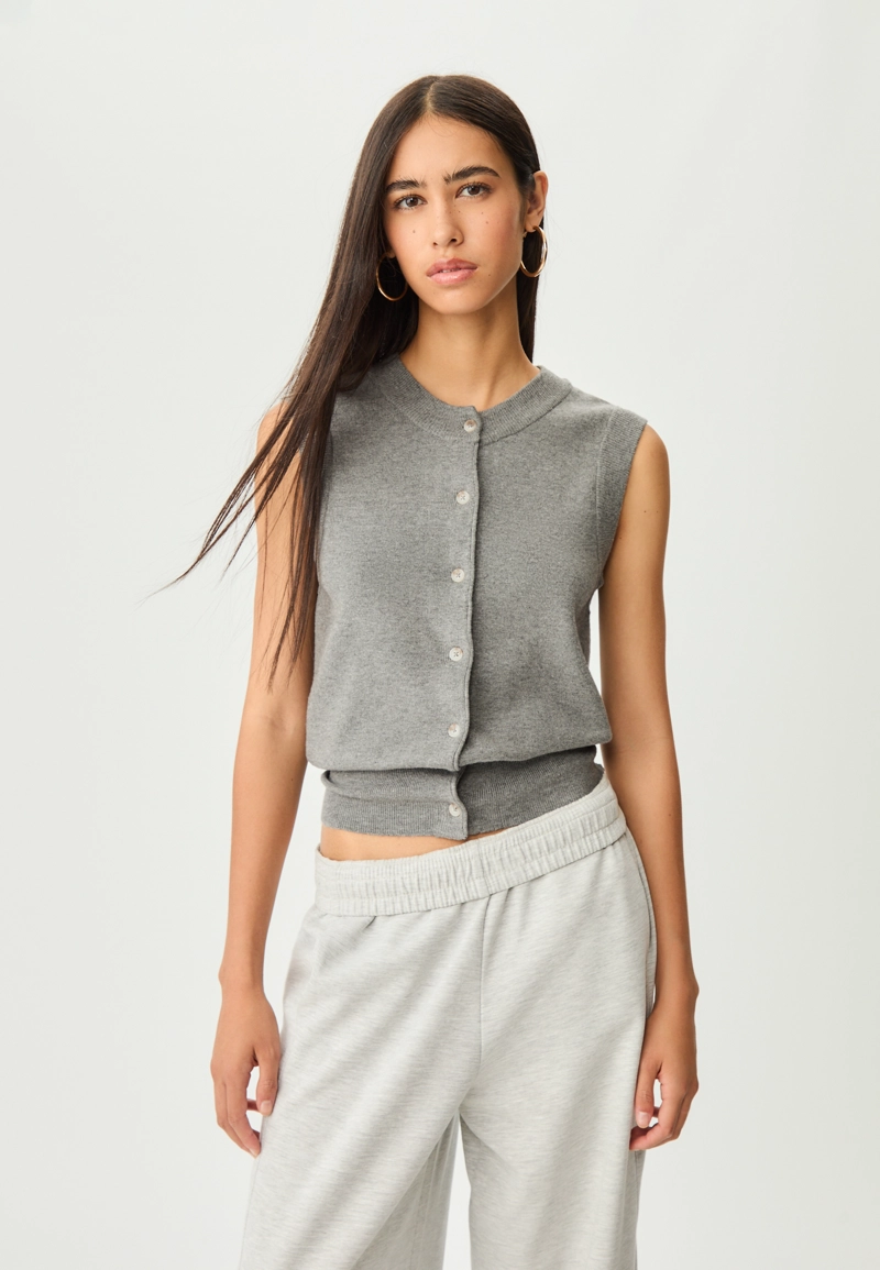 Жилет с пуговицами из вязаного полотна