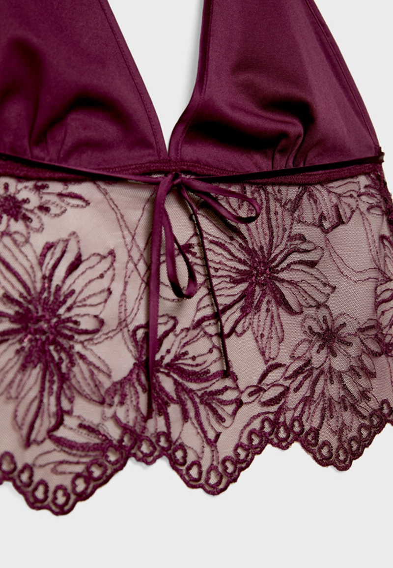 Топ халтер с вышивкой и блестящей отделкой