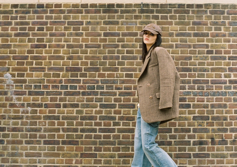 Джинсы свободного кроя