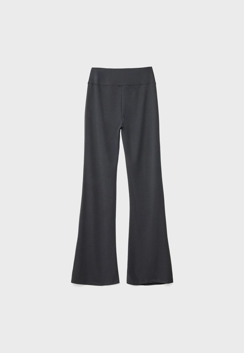 Мягкие брюки клеш из модала