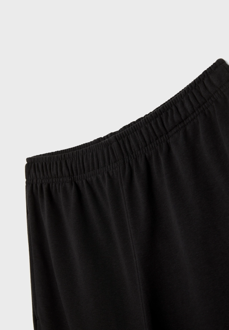 Брюки-джоггеры свободного кроя