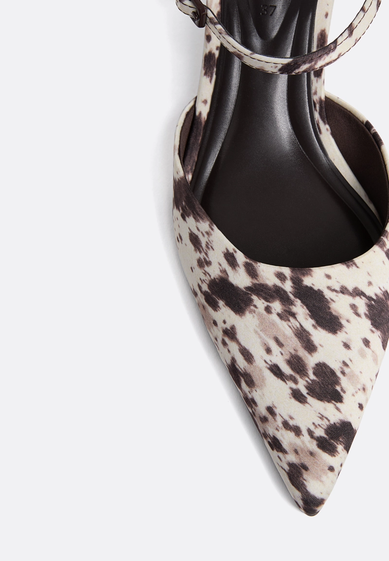 На каблуках с принтом