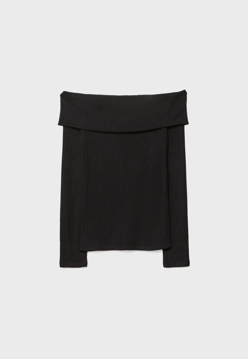 Футболка с открытыми плечами