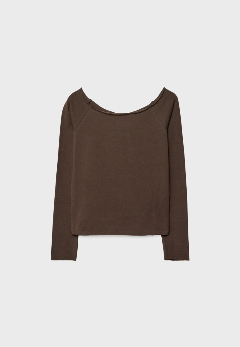 Футболка с открытыми плечами