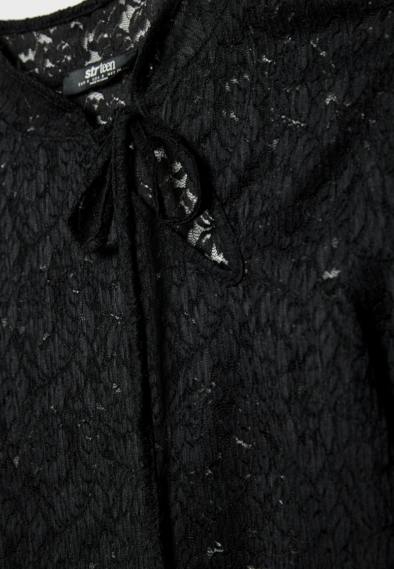 Топ на кружеве