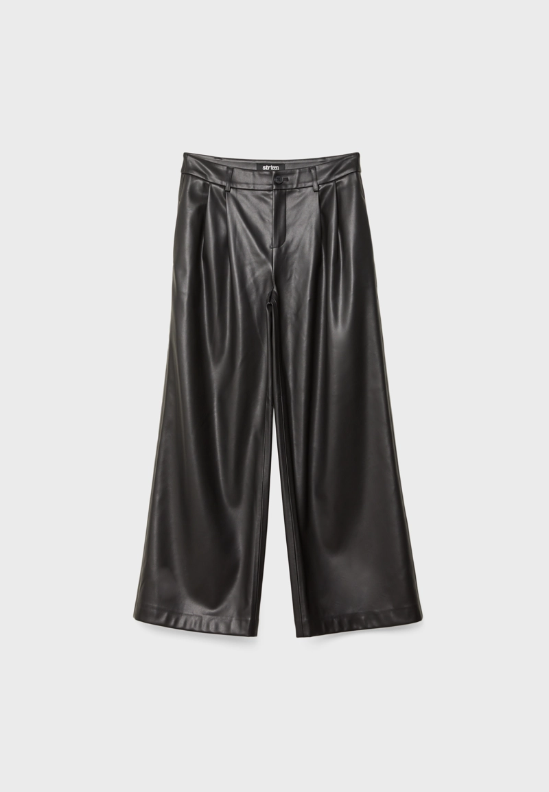 Брюки с защипами из искусственной кожи