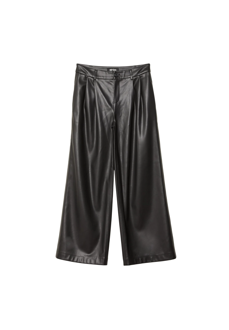 Брюки с защипами из искусственной кожи