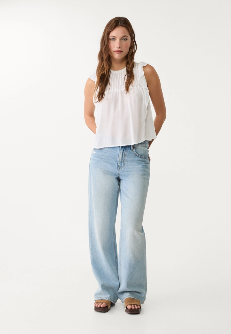 Блуза с легкими оборками l02065714