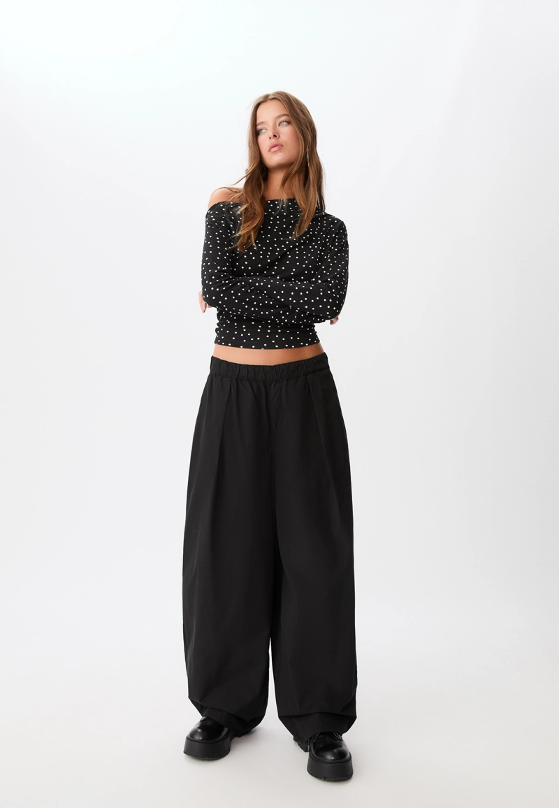 Длинные брюки-бочонки