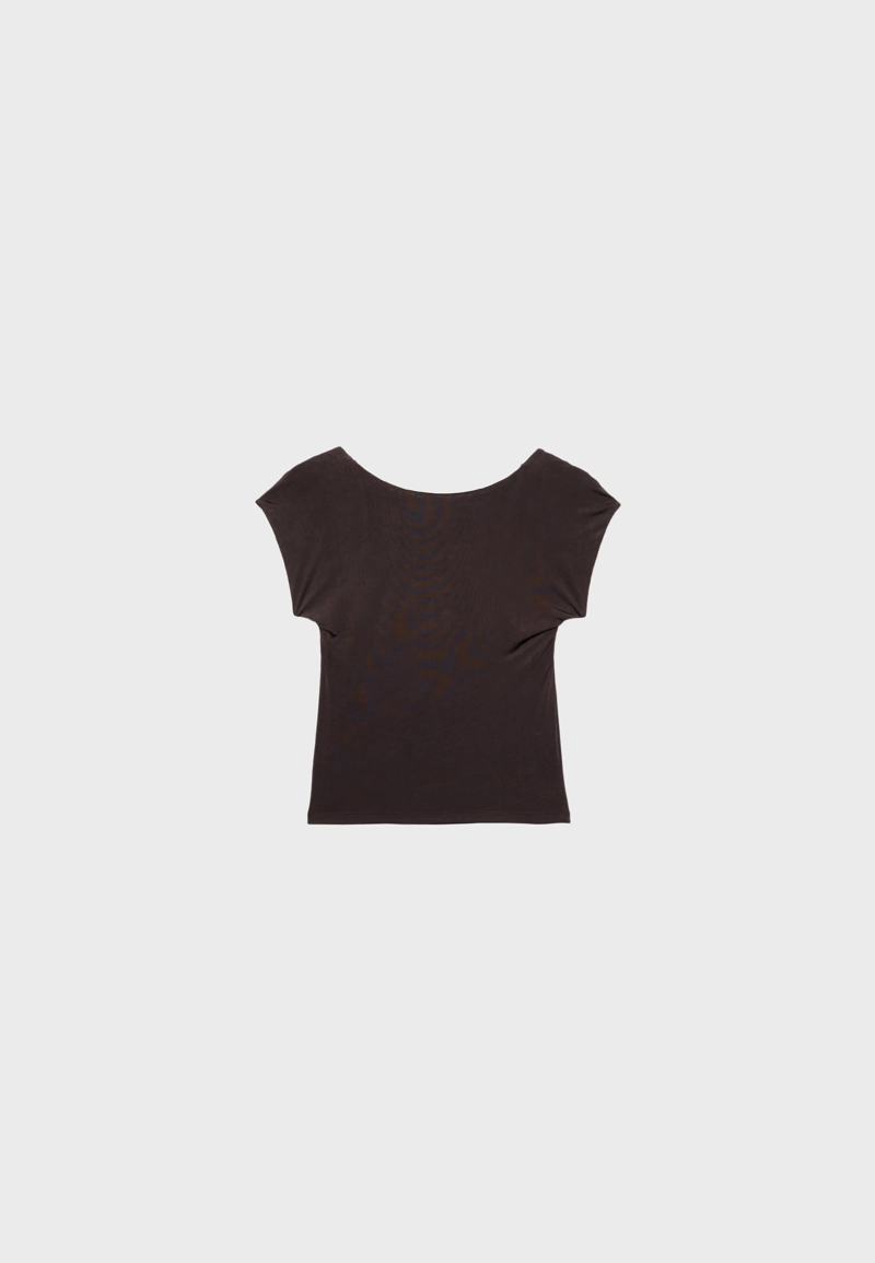 Футболка с открытой спиной