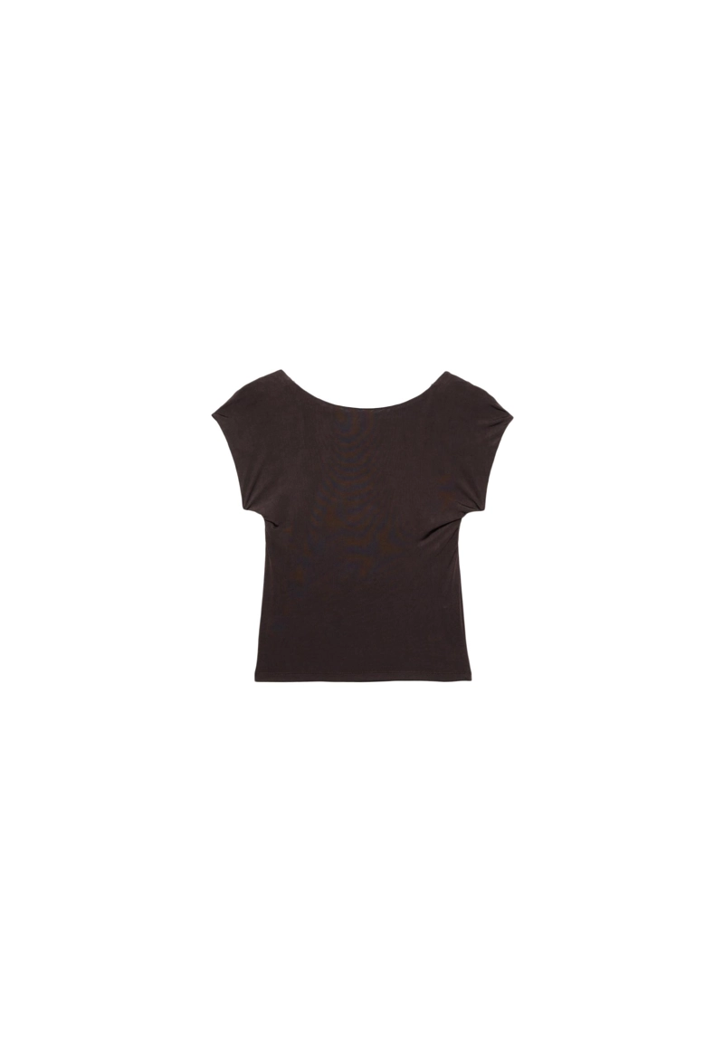 Футболка с открытой спиной