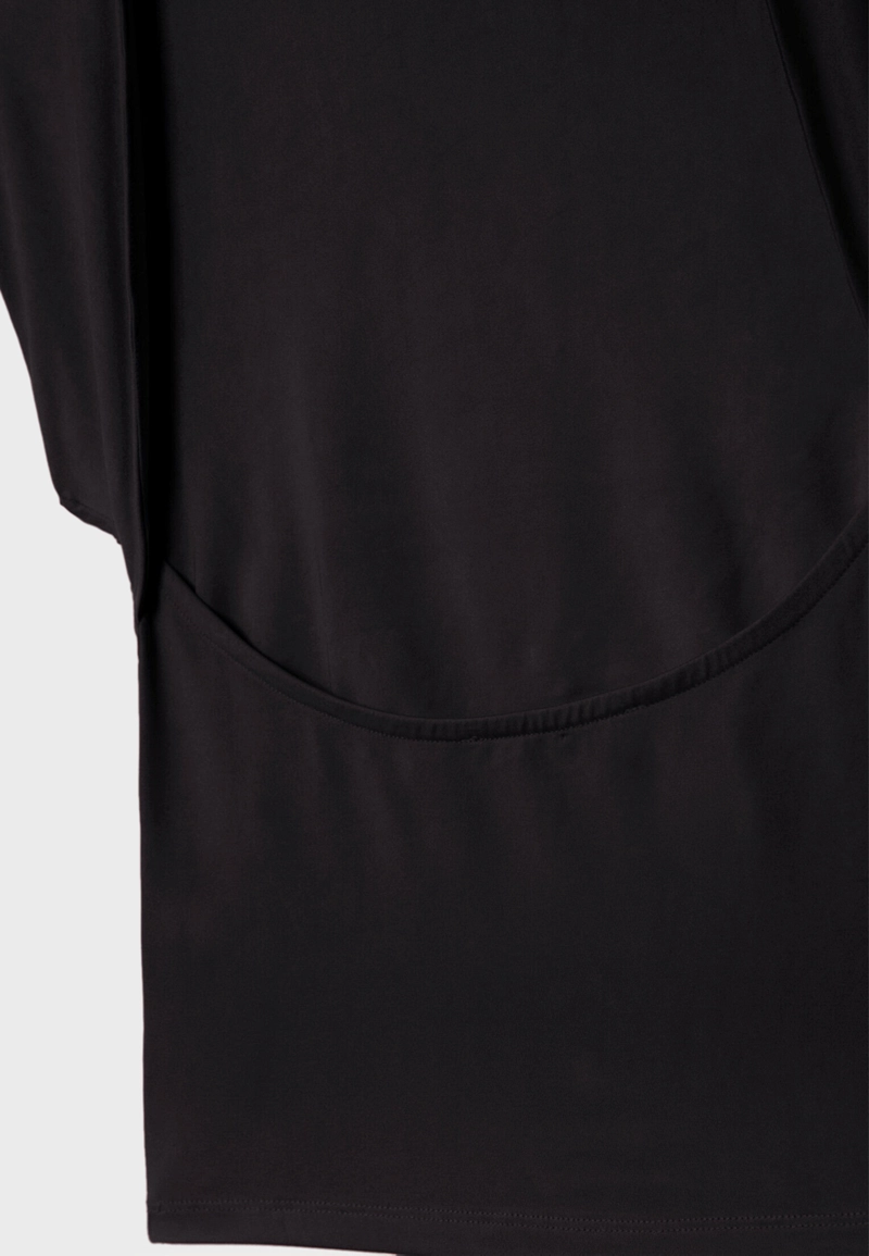 Футболка с открытой спиной