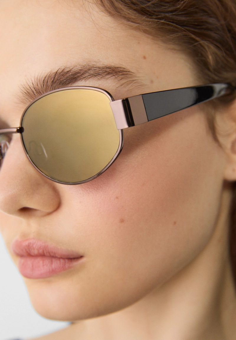 Очки с металлическими дужками