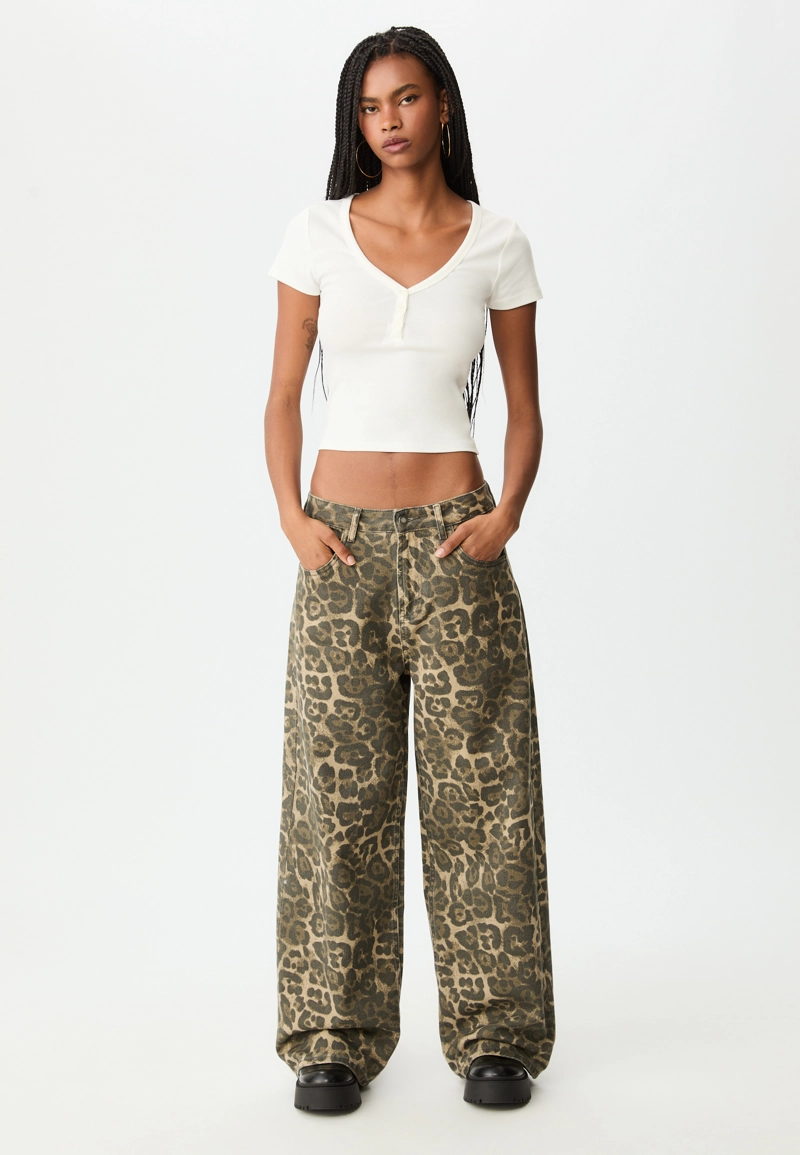 Футболка с короткими рукавами и пуговицами