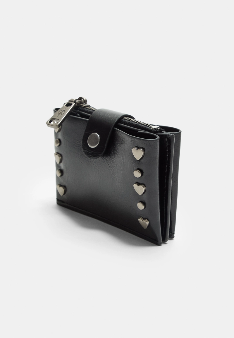 Картхолдер на молнии с заклепками