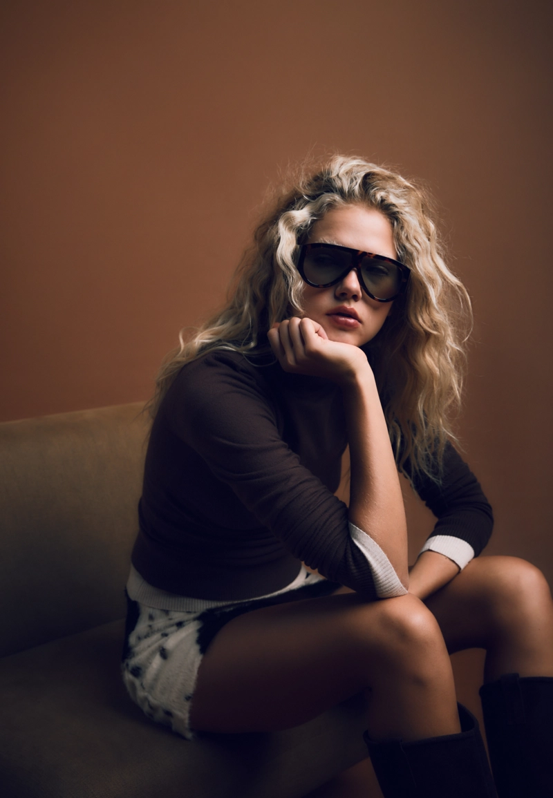 Базовый свитер гладкой вязки с высоким воротником