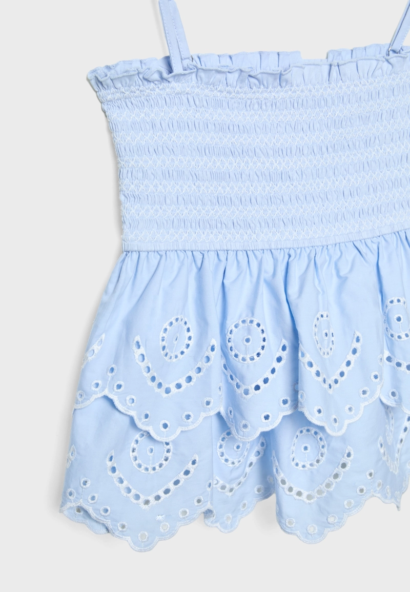 Топ с оборками и вышивкой