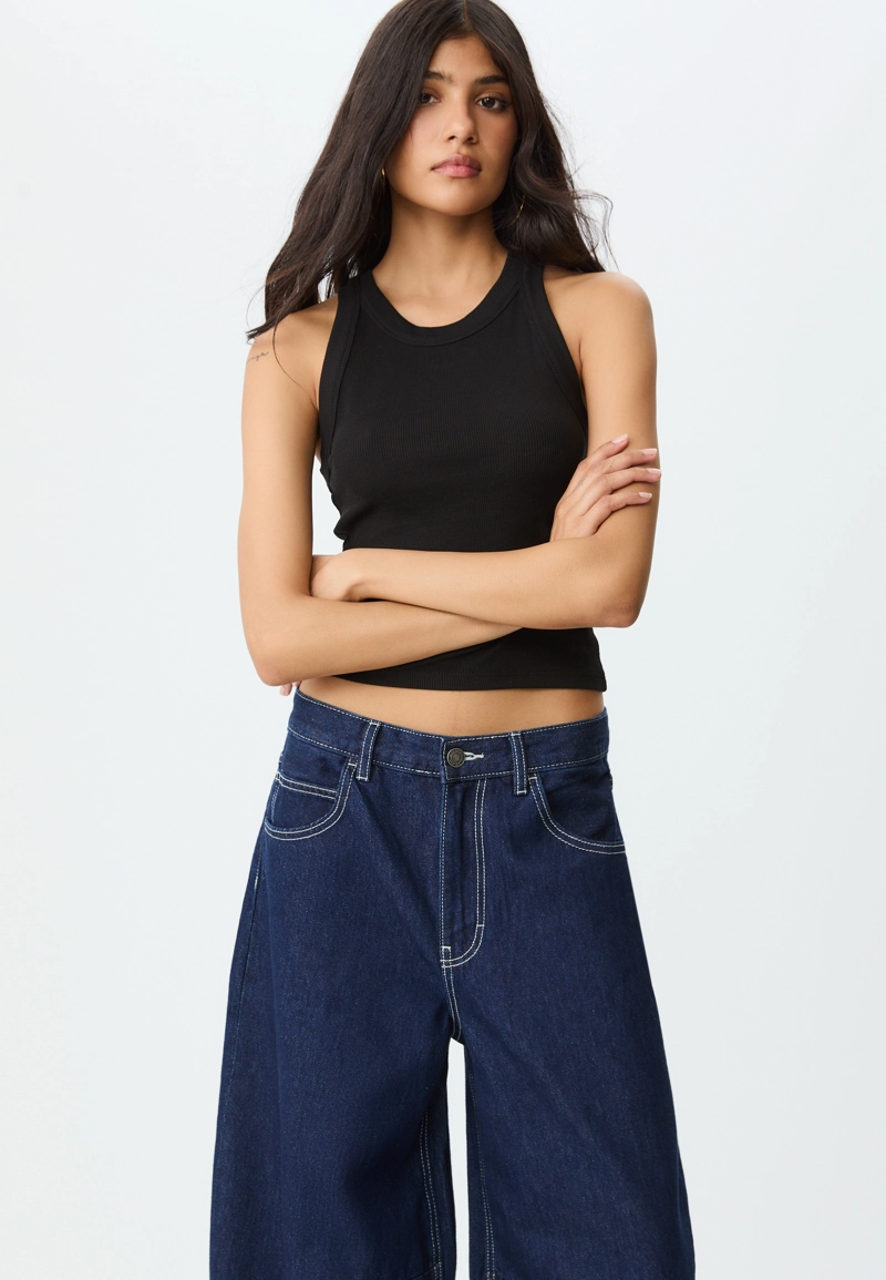 Майка в рубчик на бретелях