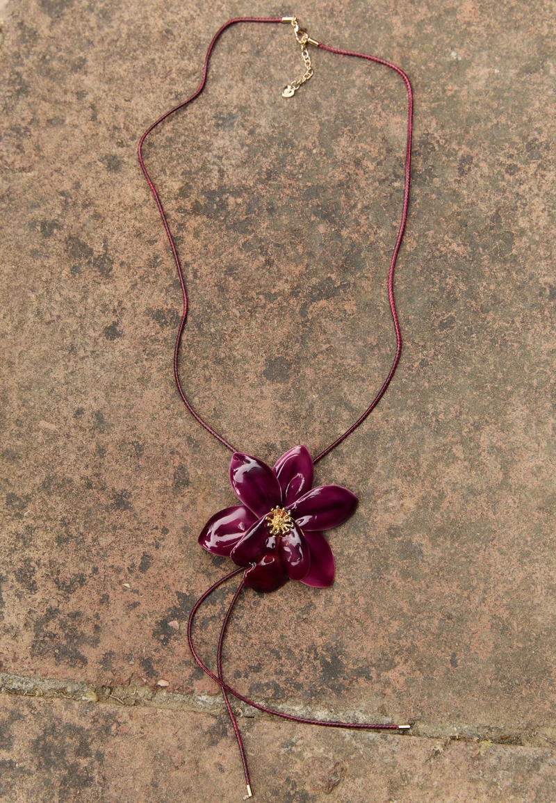 Ожерелье-шнурок с цветком орхидеи