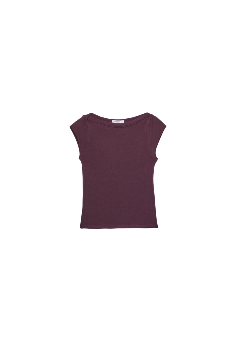 Базовая футболка с вырезом «лодочка»