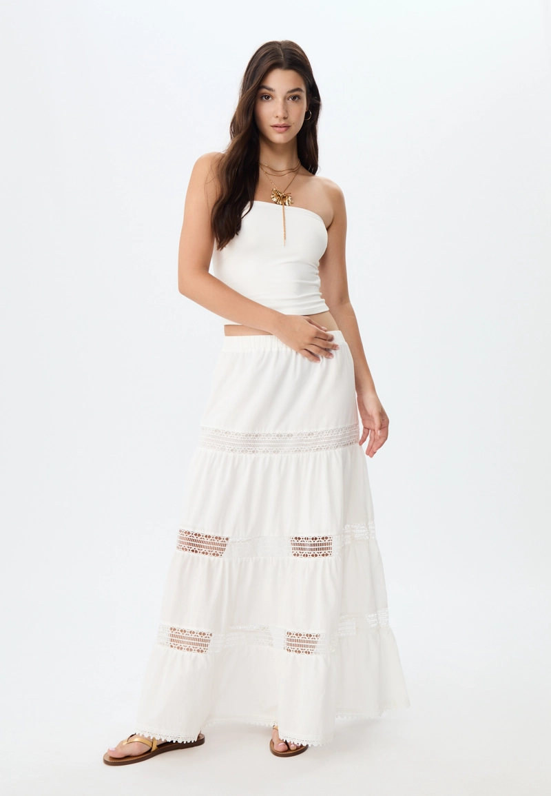 Длинная юбка с кружевными вставками