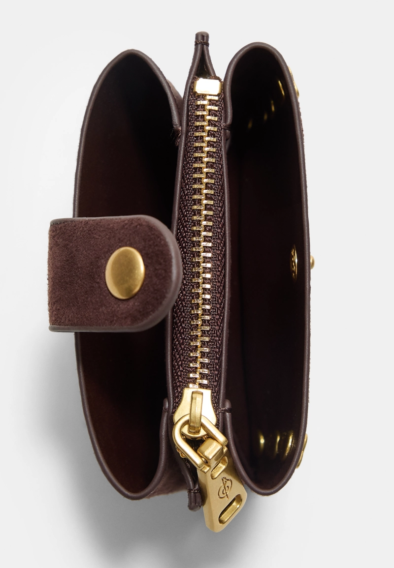 Картхолдер на молнии с заклепками