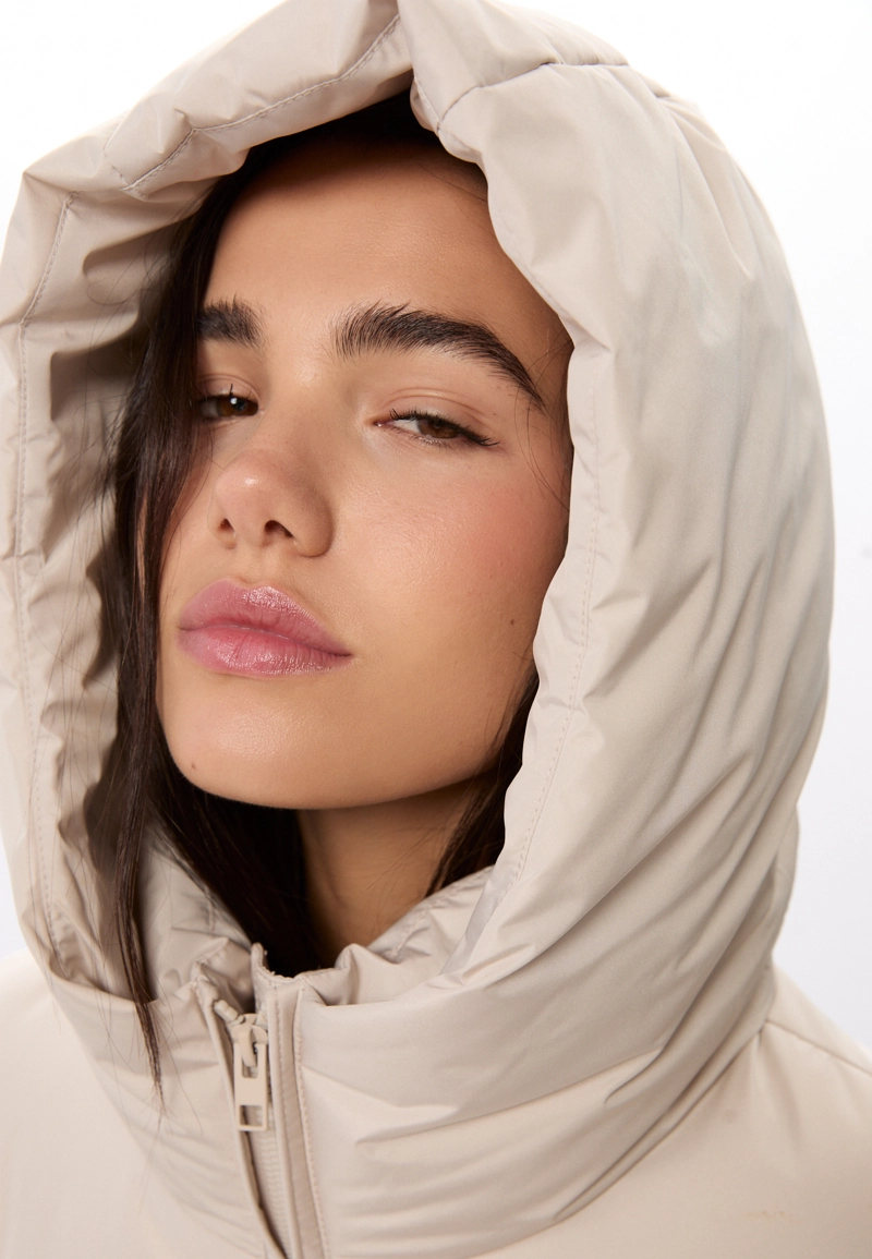 Стеганая куртка с капюшоном