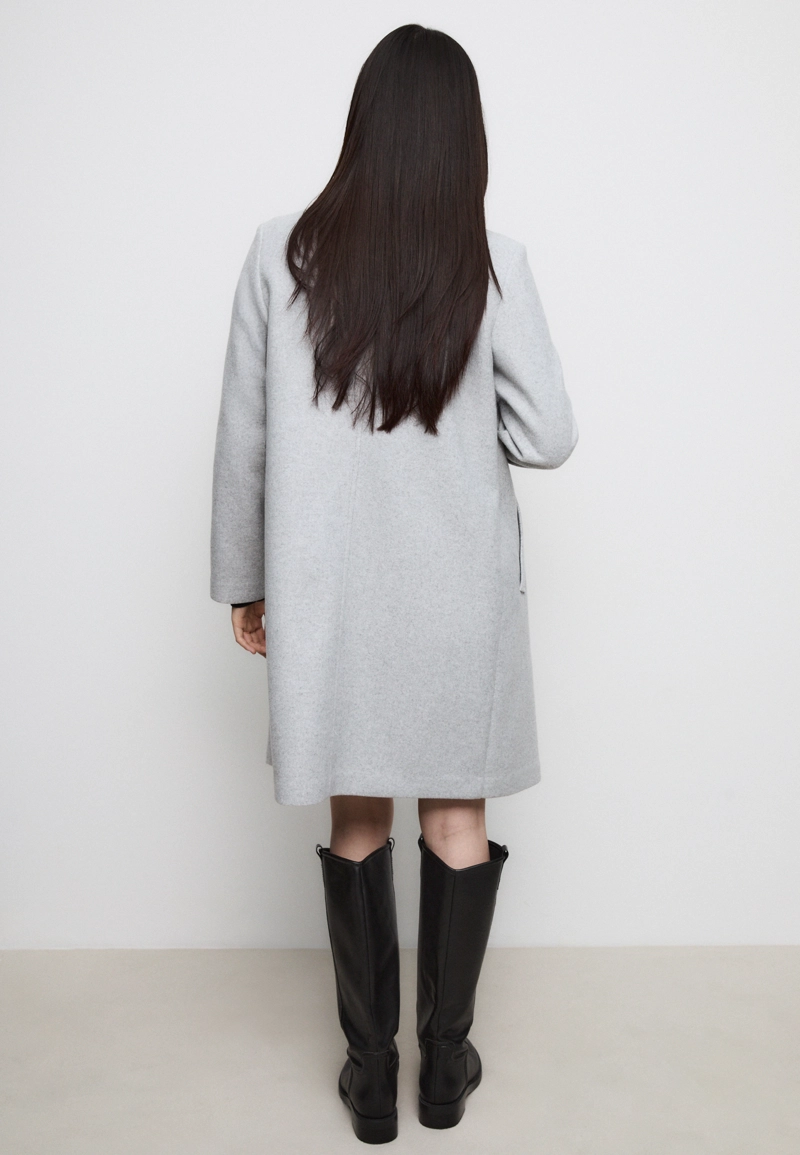 Пальто миди на пуговице из мягкой ткани