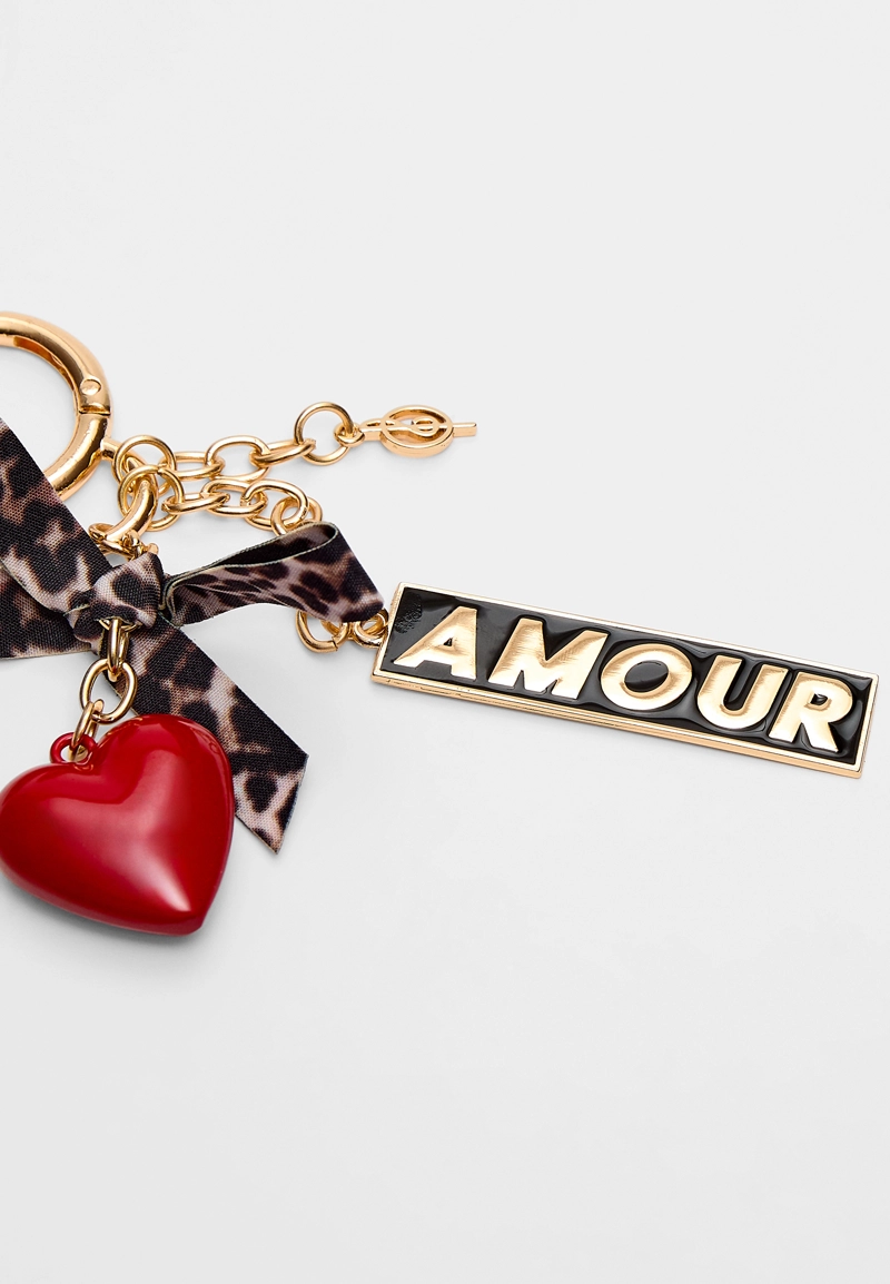 Брелок в форме сердца и бантика