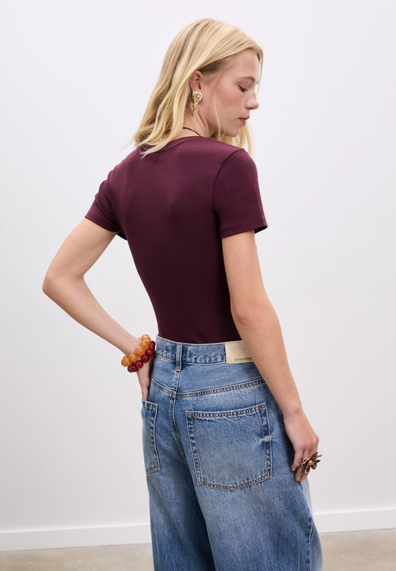 Базовый боди с круглым вырезом