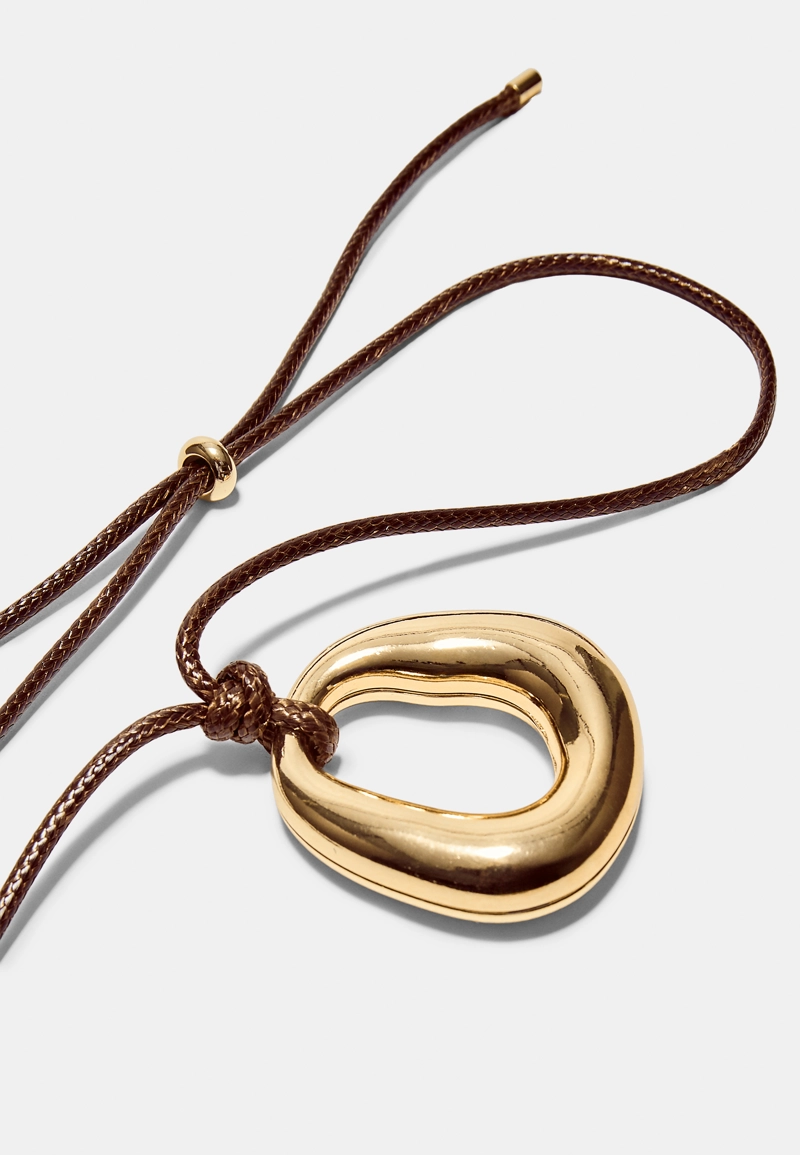 Ожерелье-шнурок с подвеской