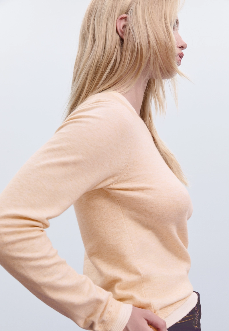 Трикотажный свитер с контрастной отделкой