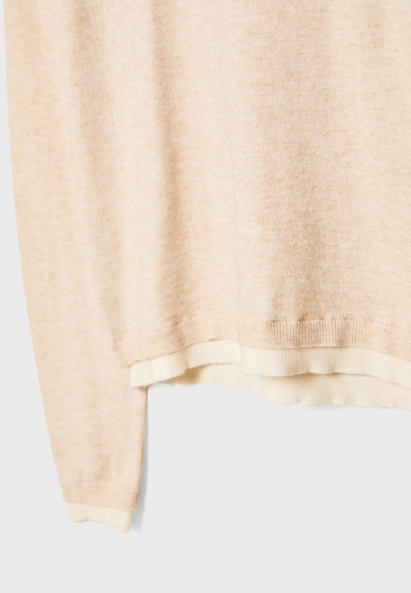 Трикотажный свитер с контрастной отделкой