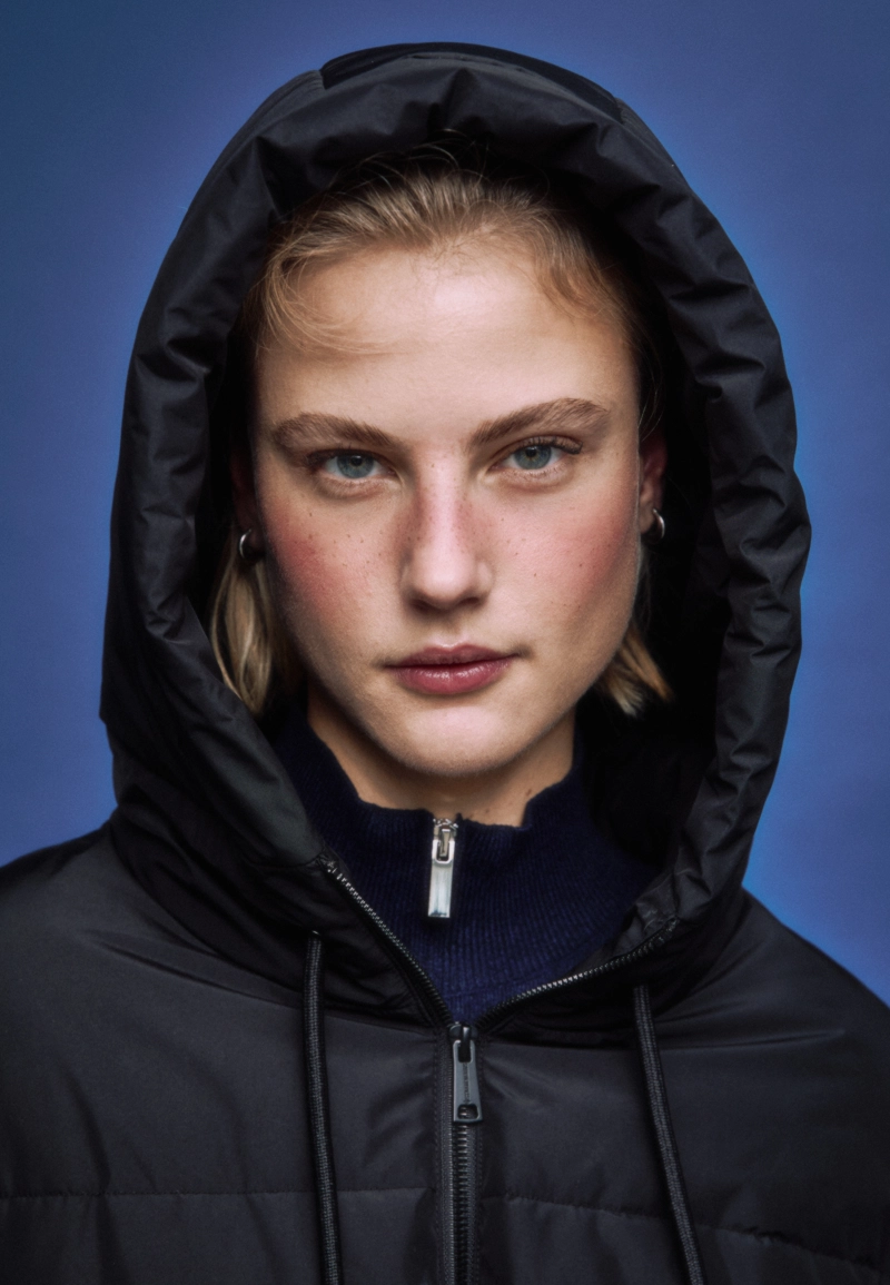 Стеганая куртка оверсайз с капюшоном