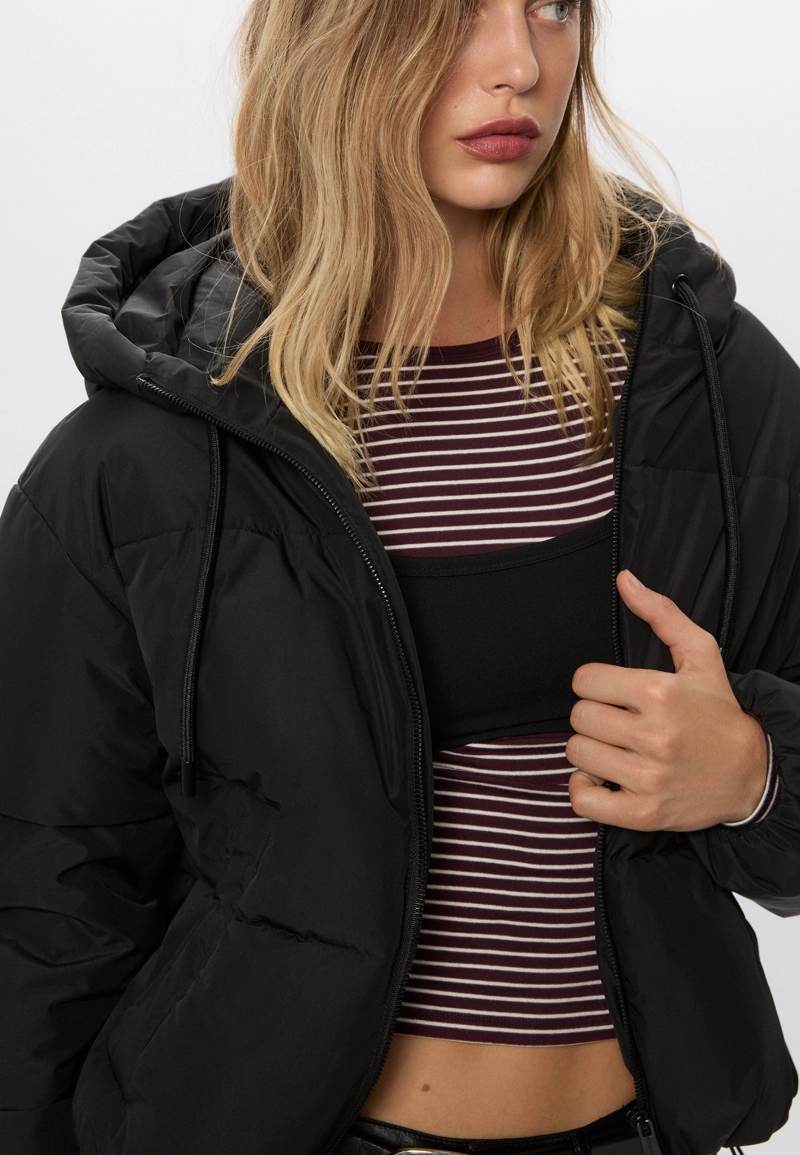 Стеганая куртка оверсайз с капюшоном