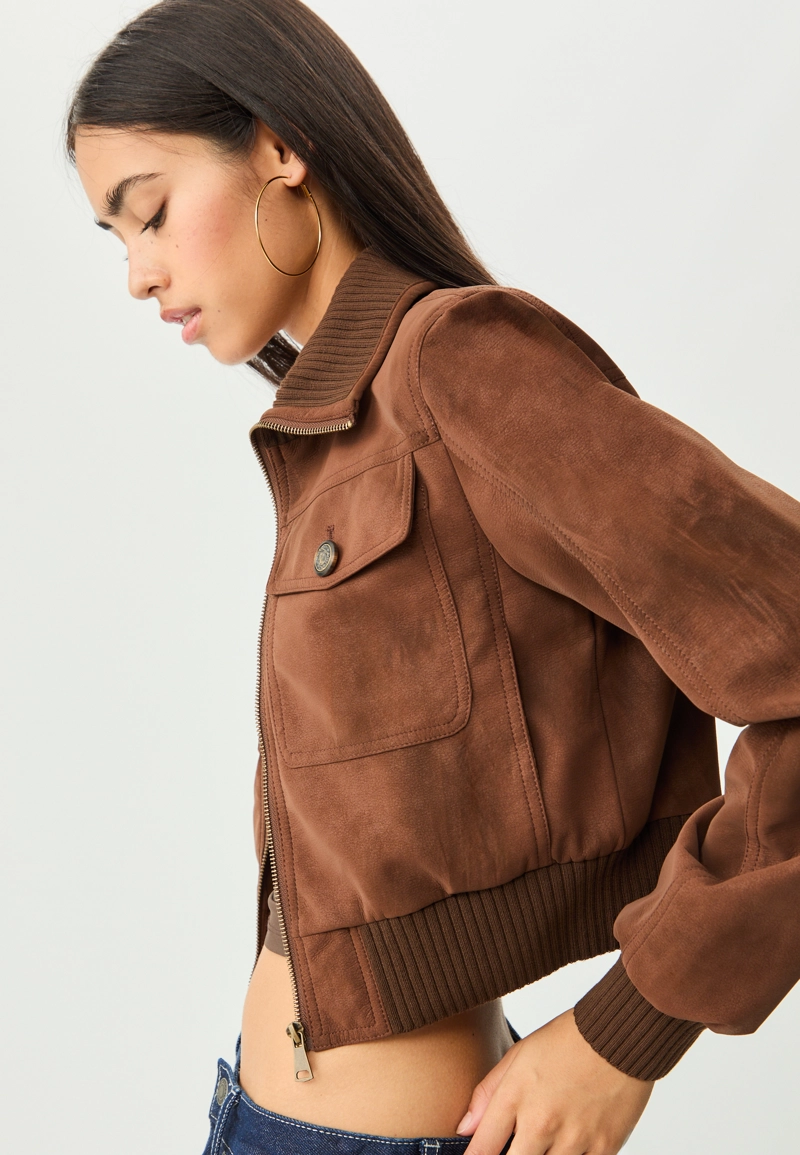 Укороченная куртка из искусственной кожи с карманами